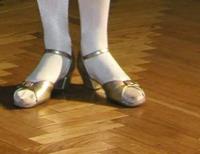 Почему обувь для бальных танцев не носят на улице?